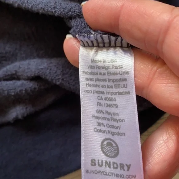 Sundry Raglan Sleeve Rainbow Sweatshirt Size 1 (Small) - Picture 4 of 6